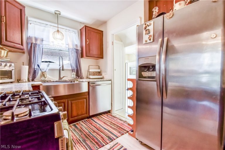 864 Medford Road, Cleveland Heights, OH - Photo 4