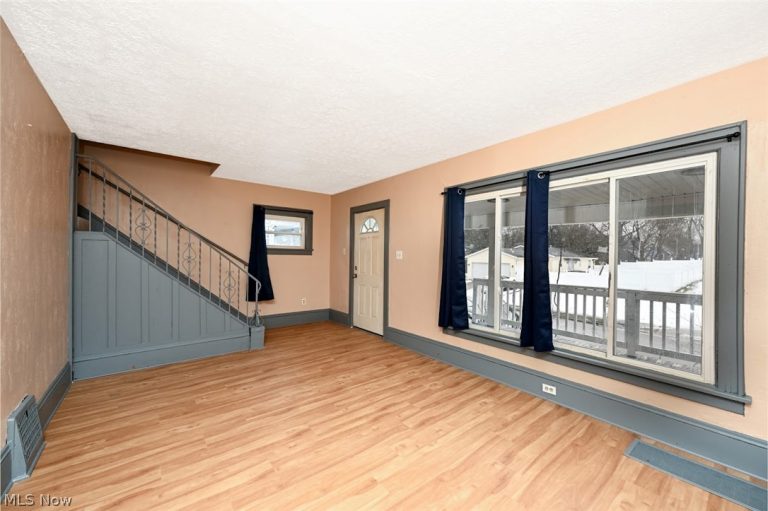 77 Mildred Avenue, Akron, OH - Photo 8