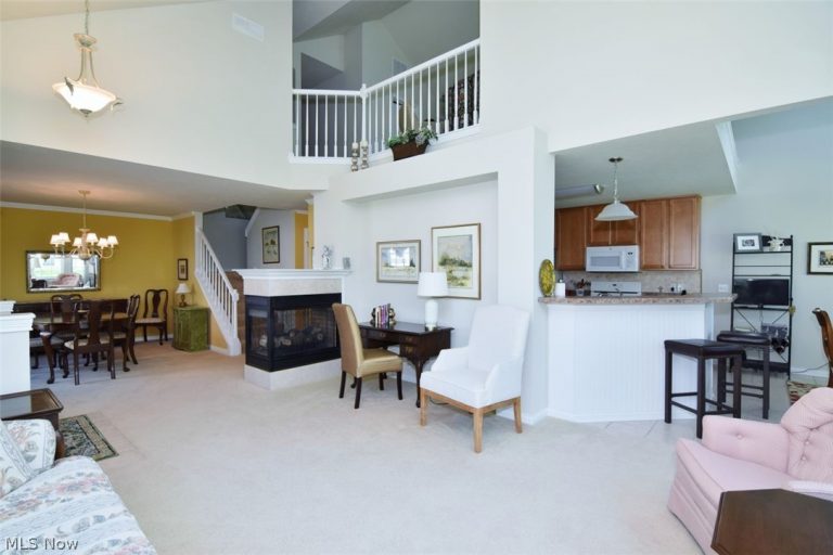 362 Legend Court #B, Highland Heights, OH - Photo 3