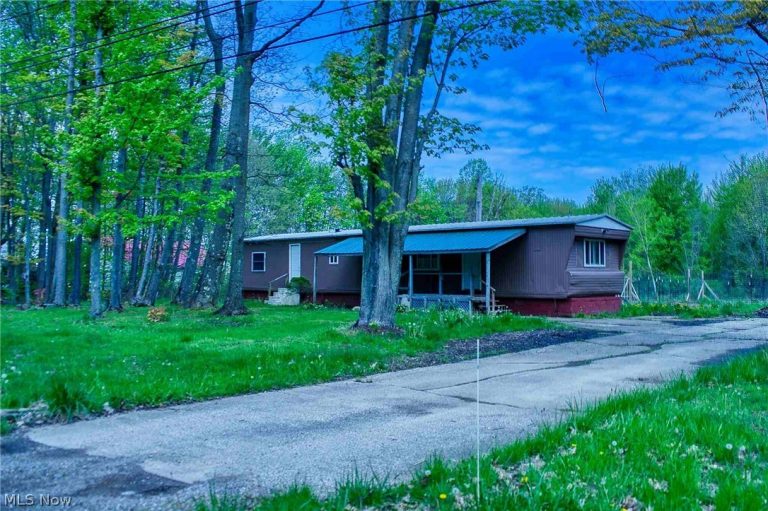 6201 Hatches Corners Road, Conneaut, OH, 44030