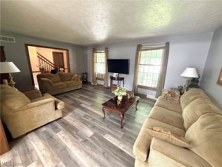 5520 Sharon Drive, Youngstown, OH - Photo 5