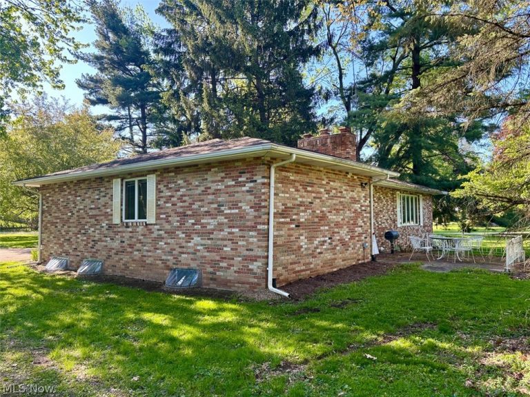 1591 Elberta Avenue, North Canton, OH - Photo 3