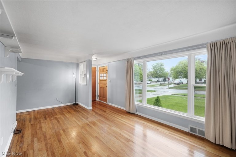 1704 Drenik Drive, Wickliffe, OH - Photo 6