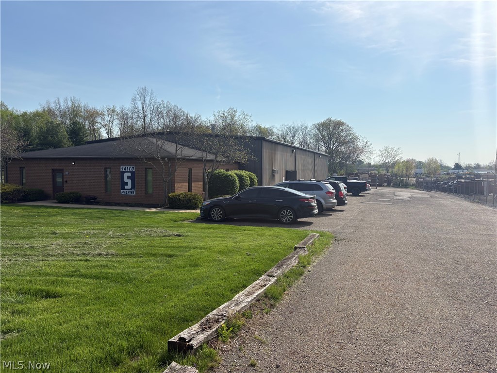 3822 Victory Avenue, Louisville, OH