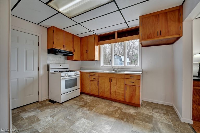 12413 Lick Run RD, Newcomerstown, OH - Photo 5