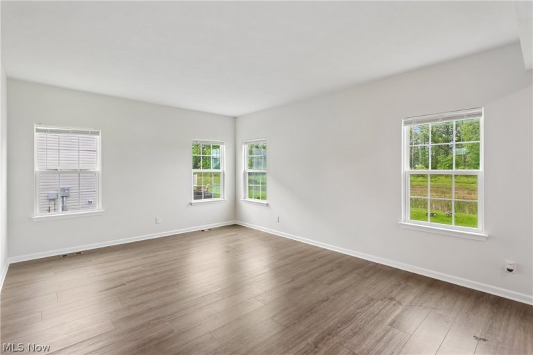 1594 Slick Rock Drive, Painesville, OH - Photo 3