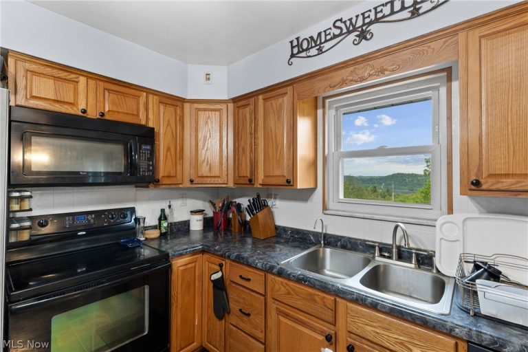 69641 Holley Street, Martins Ferry, OH - Photo 6