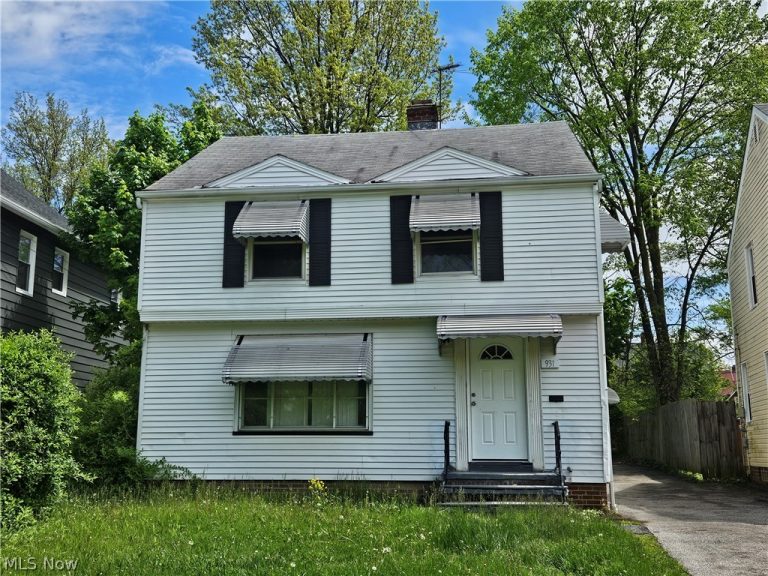 931 Yellowstone Road, Cleveland, OH, 44121