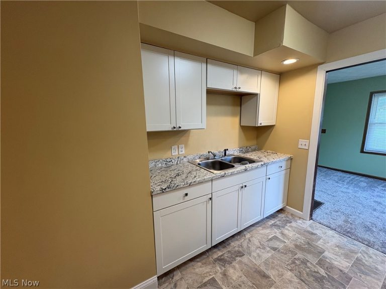 350 Louisiana Avenue, Elyria, OH - Photo 8