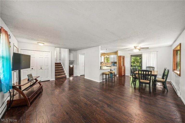 5305 Beechwood Road, Ravenna, OH - Photo 3