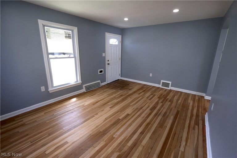 16405 Glendale Avenue, Cleveland, OH - Photo 6