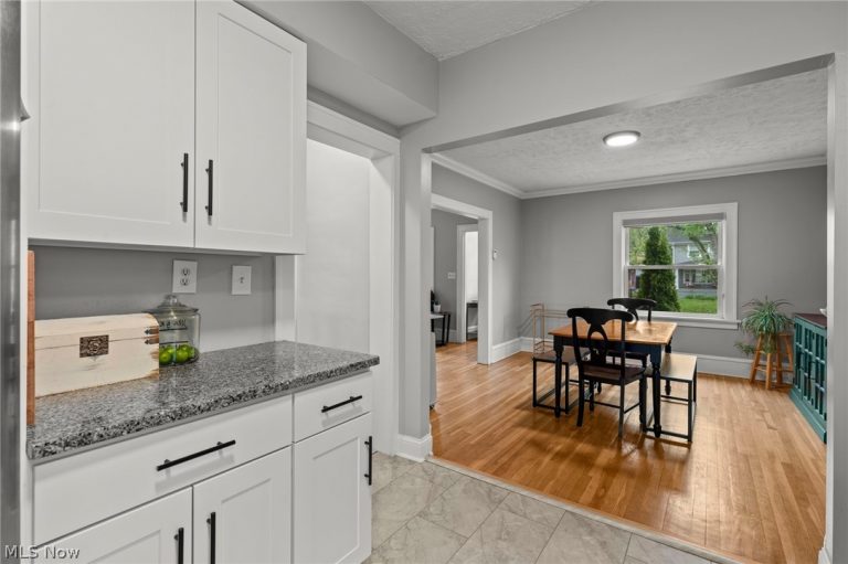 3273 Meadowbrook Boulevard, Cleveland Heights, OH - Photo 4