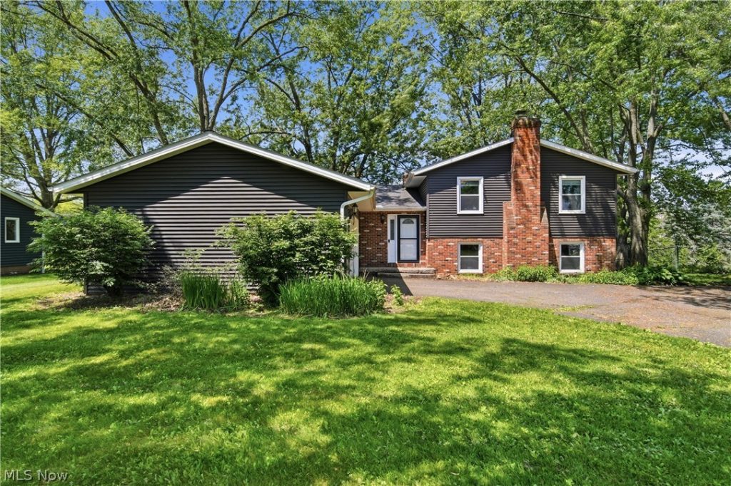 11205 Merrimack Avenue, Hartville, OH