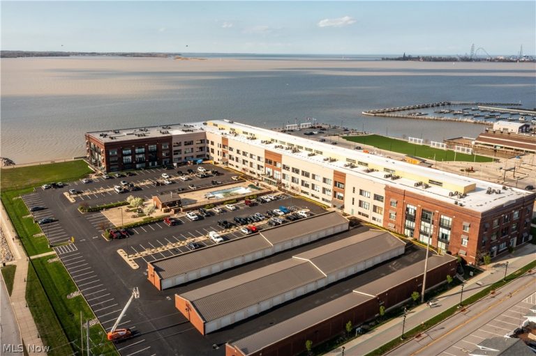 401 Shoreline Drive #102, Sandusky, OH, 44870