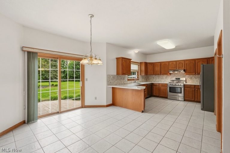 8428 Evergreen Drive, Northfield, OH - Photo 8