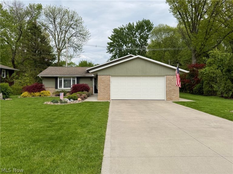 875 Princeton Avenue, Amherst, OH - Photo 2