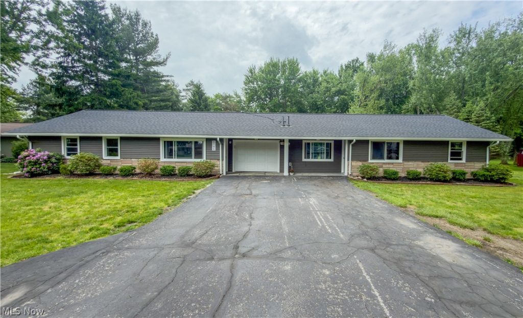 8796 Evergreen Drive, Mentor, OH