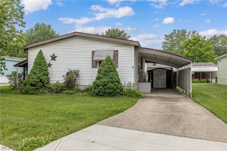 5 Michael Drive, Olmsted Twp, OH, 44138
