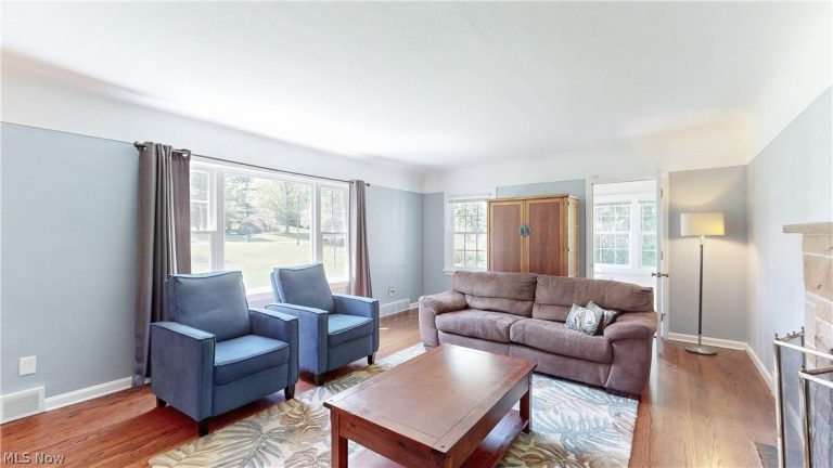 28449 Pike Drive, Orange, OH - Photo 4