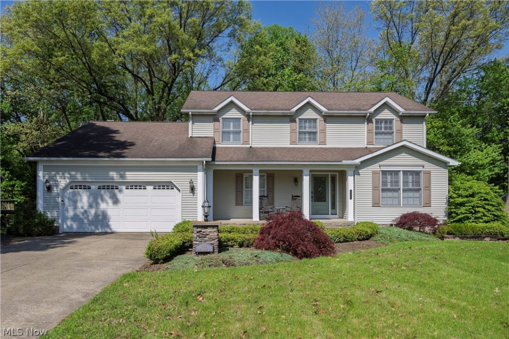 374 Silver Ridge Drive, Copley, OH
