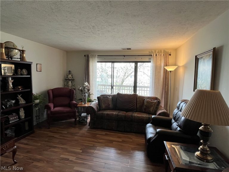 3800 Rosemont Boulevard #109C, Fairlawn, OH - Photo 2