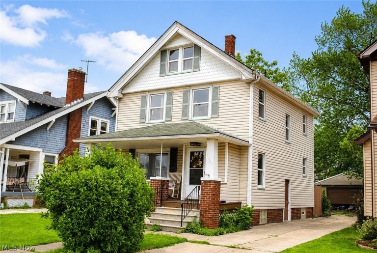 2027 Bunts Road, Lakewood, OH - Photo 3