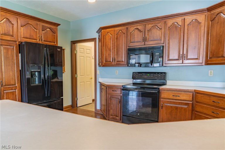 125 Pin Oak Trail, Seville, OH - Photo 6
