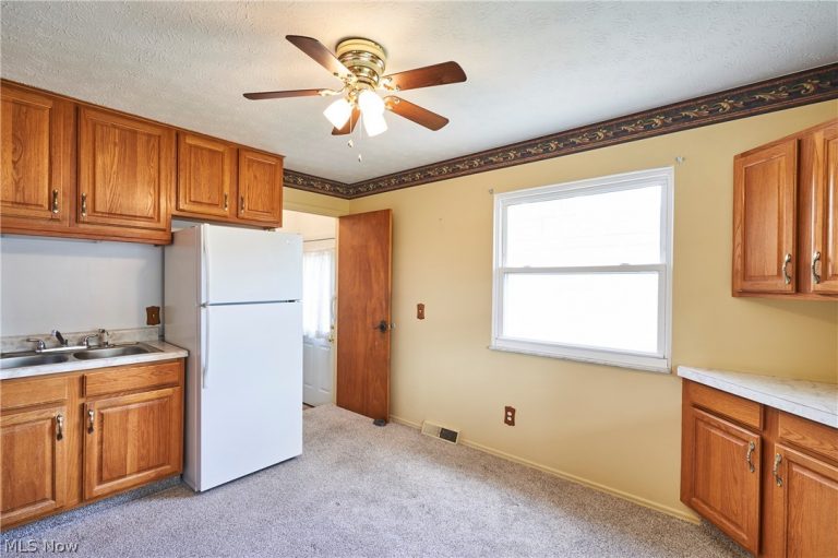 1451 Grand Boulevard, Barberton, OH - Photo 8