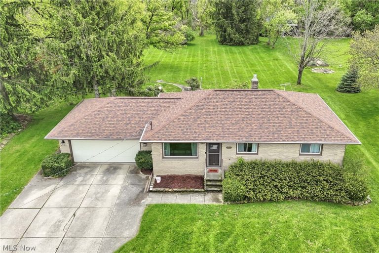 2822 Joseph Parkway, Brunswick, OH - Photo 2