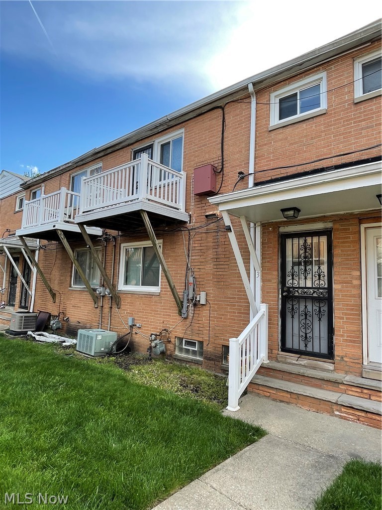 4732 Walford Road #3B, Warrensville Heights, OH - Photo 2