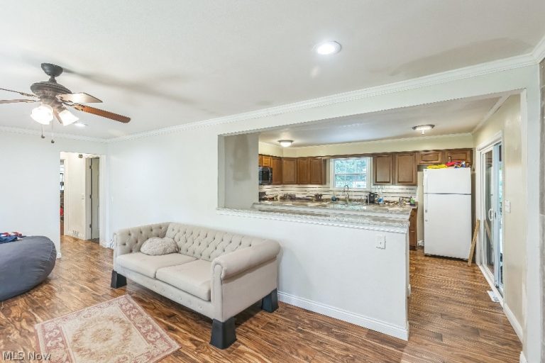 7185 Maple Street, Mentor, OH - Photo 4