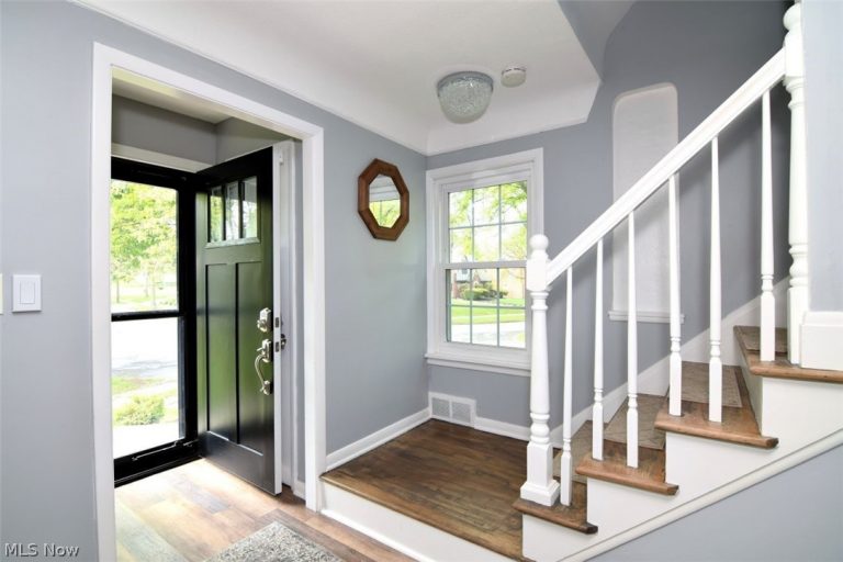 17407 Lomond Boulevard, Shaker Heights, OH - Photo 3