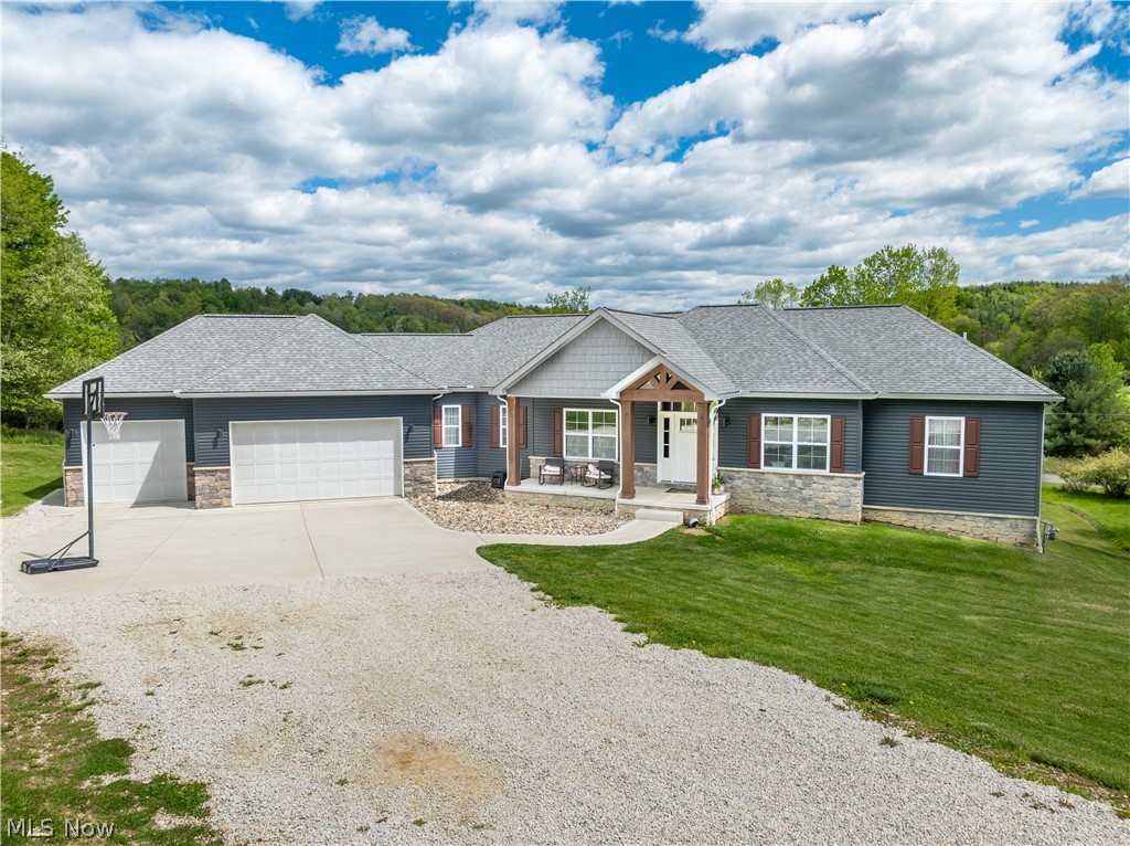 5 Choctaw Trail, Malvern, OH