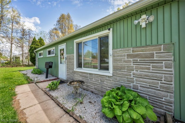 7090 Comanche Trail, Mentor, OH - Photo 2