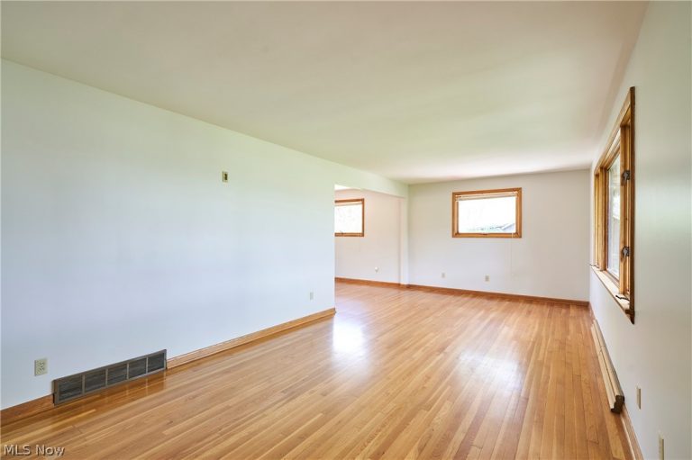 647 Killian Road, Coventry, OH - Photo 6