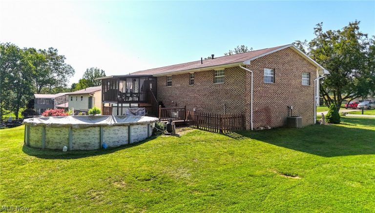 44 Teri Lane, Little Hocking, OH - Photo 3