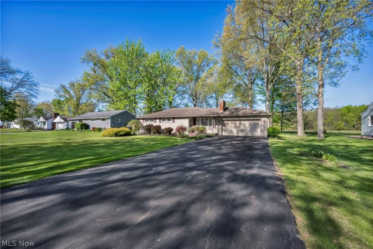 5843 Louise Avenue, Champion, OH - Photo 2