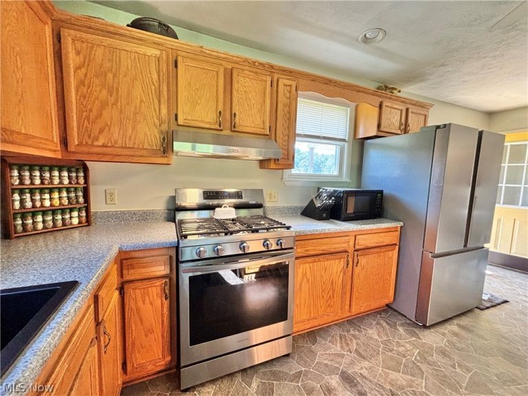 104 Woodcrest Lane, Marietta, OH - Photo 6