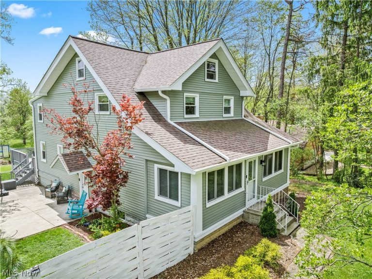 2136 Sprague Road, Broadview Heights, OH, 44147