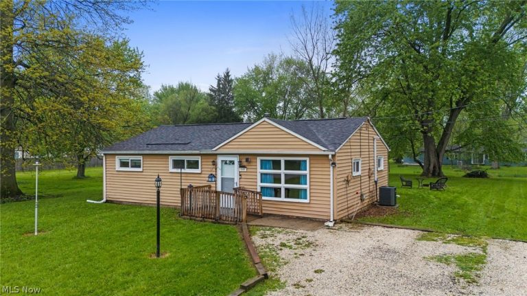 648 Richie Drive, Brunswick, OH - Photo 3