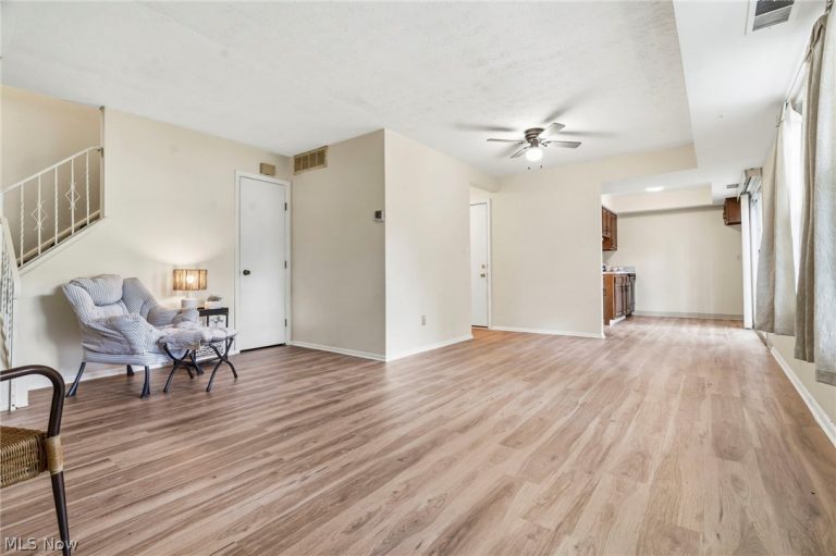 13622 Oakbrook Drive #3622, North Royalton, OH - Photo 5