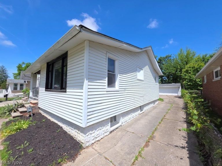 20632 Woodstock Avenue, Fairview Park, OH - Photo 3