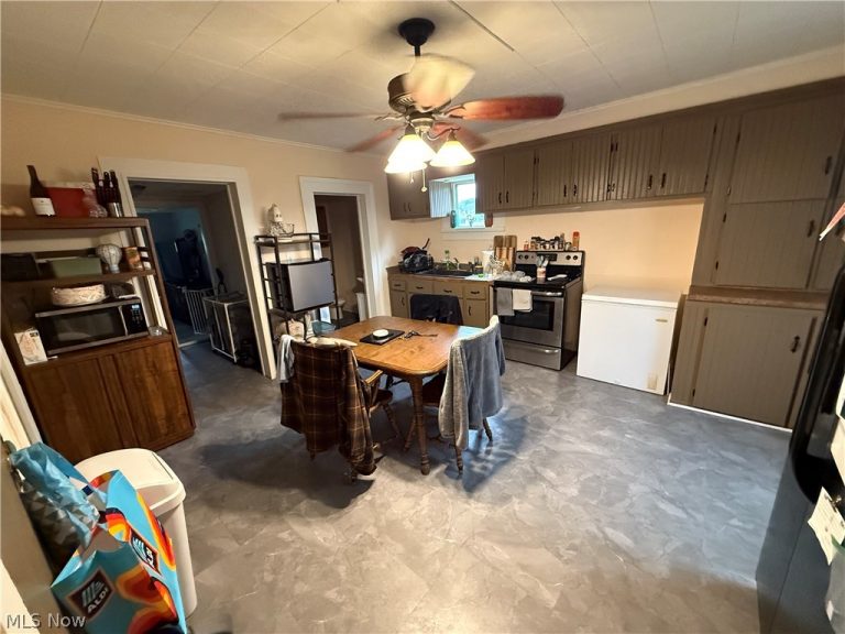 208 1st Street, Uhrichsville, OH - Photo 8
