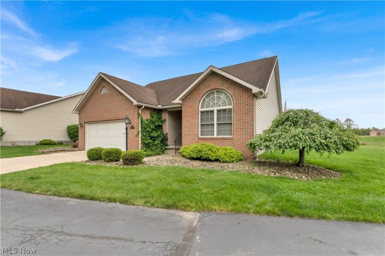 144 Royal Troon Drive, Warren, OH - Photo 2
