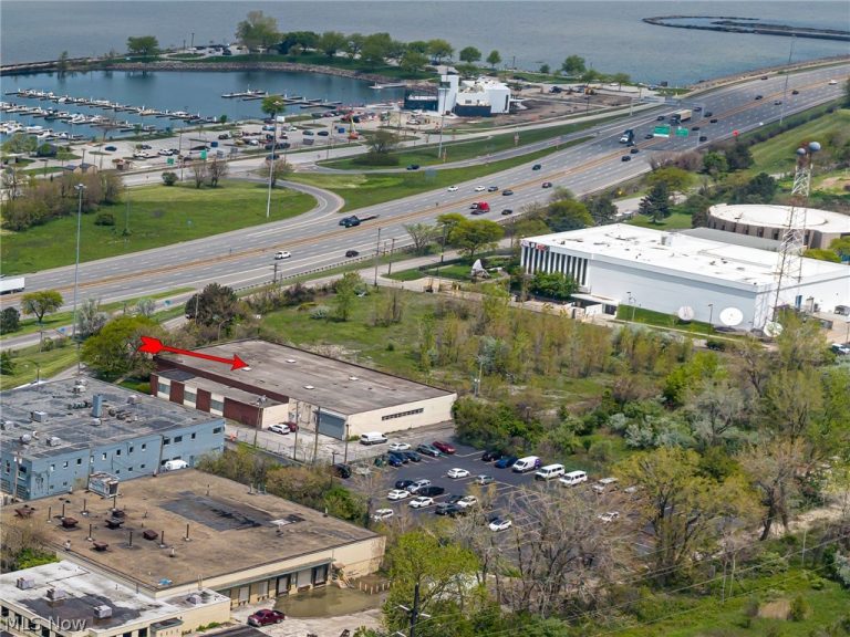 5600 Marginal Road, Cleveland, OH - Photo 3