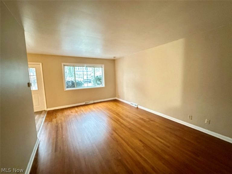 469 Kathleen Street, Akron, OH - Photo 5