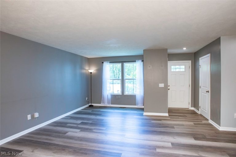 291 Karson Drive, Akron, OH - Photo 6