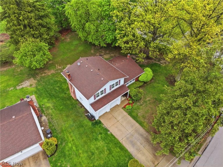 2445 Olentangy Drive, Akron, OH - Photo 3