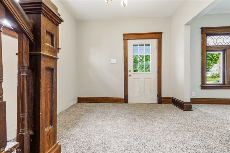1387 Seneca Avenue, Alliance, OH - Photo 6