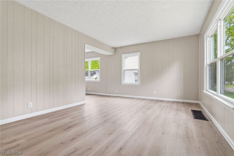 1381 Greenwood Avenue, Akron, OH - Photo 6